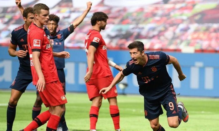 Alario convirtió, pero Leverkusen cayó ante el líder Bayern Munich