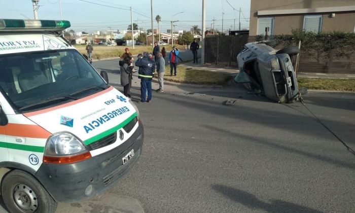 Violento choque en Estrada y Sadi Carnot