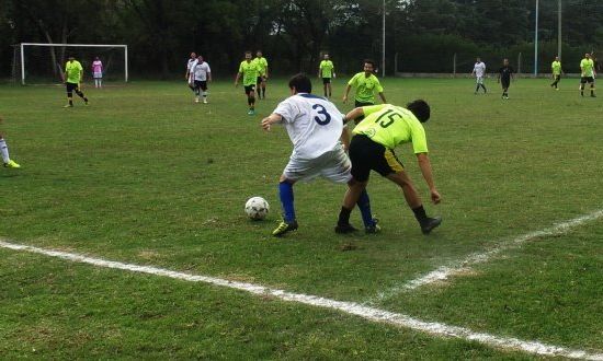 El Fútbol Amateur le presentó un protocolo a Héctor Campana