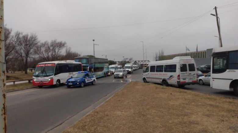 Transportistas protestaron por una Ley de Emergencia Turística