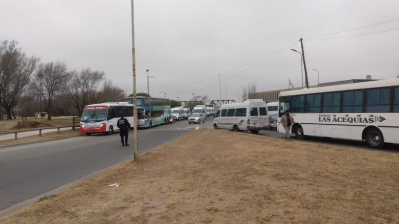 Transportistas protestaron por una Ley de Emergencia Turística