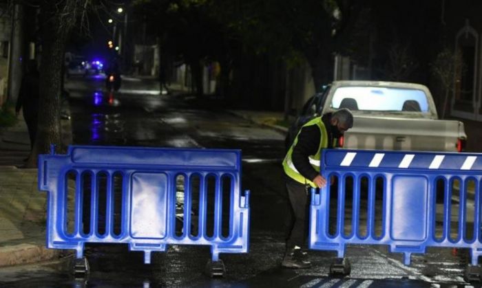 Muerte de un hombre de barrio Santa Rosa y dificultades para retirarlo del hospital: fastidio de los vecinos