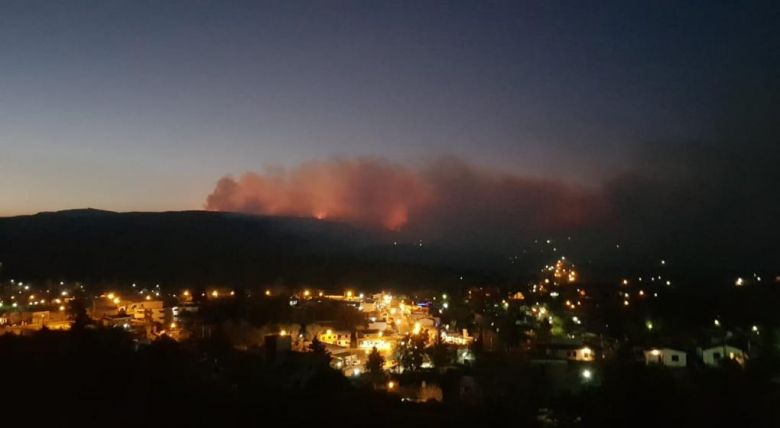 Una dotación de Bomberos de Río Cuarto colaboró en un incendio en Tanti