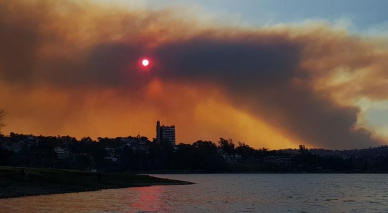 Una dotación de Bomberos de Río Cuarto colaboró en un incendio en Tanti