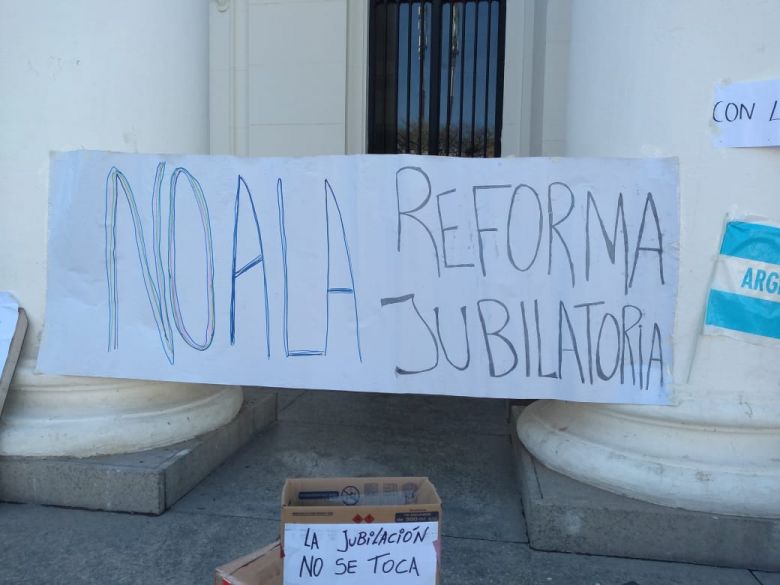 Docentes Autoconvocados volvieron a reclamar por la derogación de la Reforma Jubilatoria