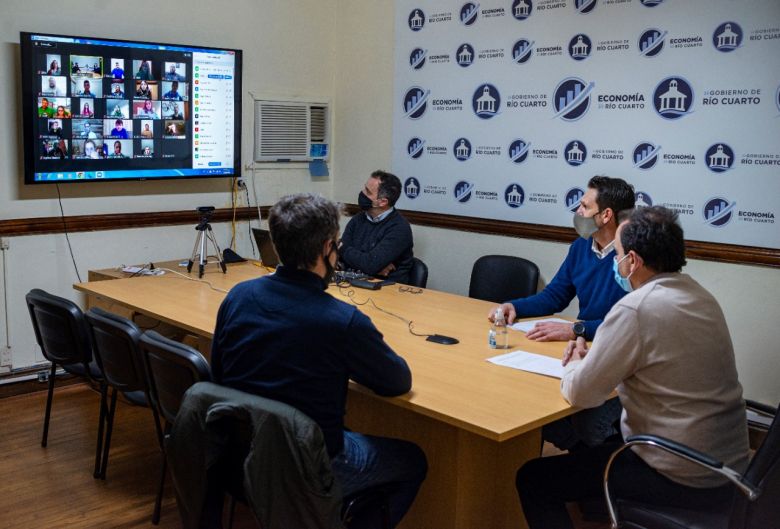 Llamosas: "En este tiempo tan difícil seguimos acompañando a nuestros deportistas"