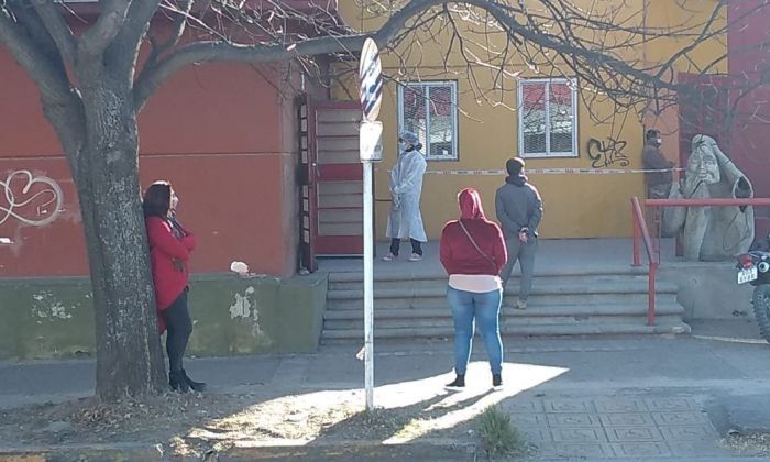 Llamosas reconoció a los voluntarios que se desempeñan en centro de operaciones de la Escuela Líbero Pierini