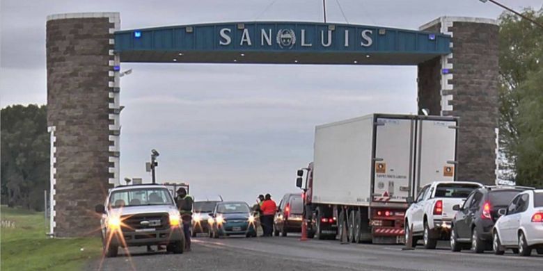 Insólito: no permitieron ingresar a Bomberos para apagar un incendio que estaba del lado de San Luis