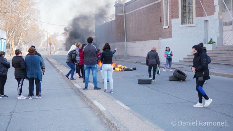 Familiares de presos protestaron en la cárcel tras los casos de coronavirus