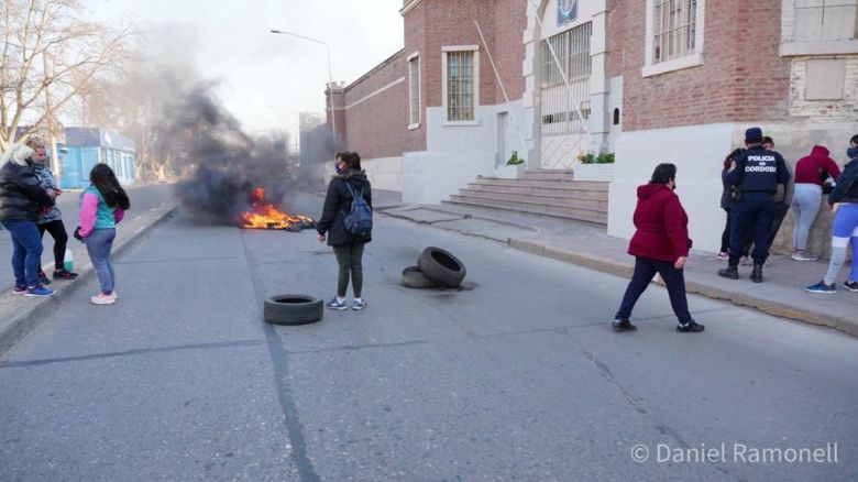 Familiares de presos protestaron en la cárcel tras los casos de coronavirus