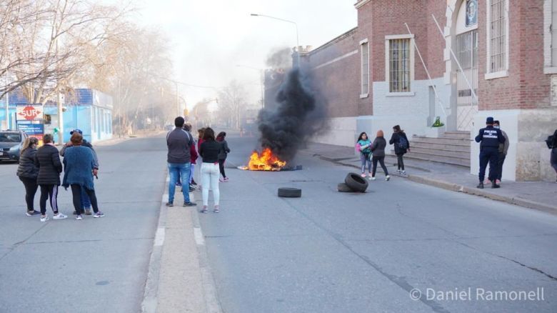 Familiares de presos protestaron en la cárcel tras los casos de coronavirus