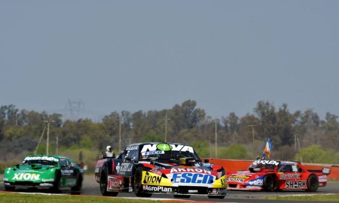 Aguirre logra el triunfo de punta a punta en la carrera dominical