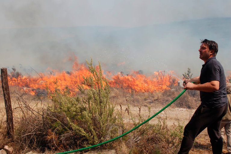 Imágenes dantescas de los incendios en el norte de Córdoba