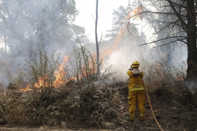 Bomberos se aprestan para enfrentar otra jornada complicada