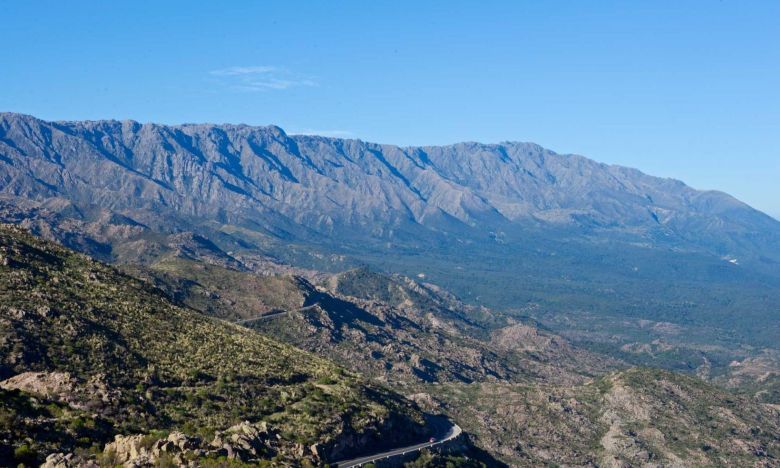 Pese a las lluvias, continúa el fuego en San Luis