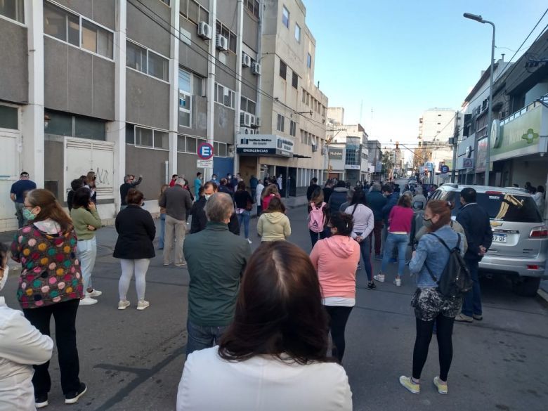 Emocionante despedida al doctor Roberto Angelino quien falleció por Covid-19