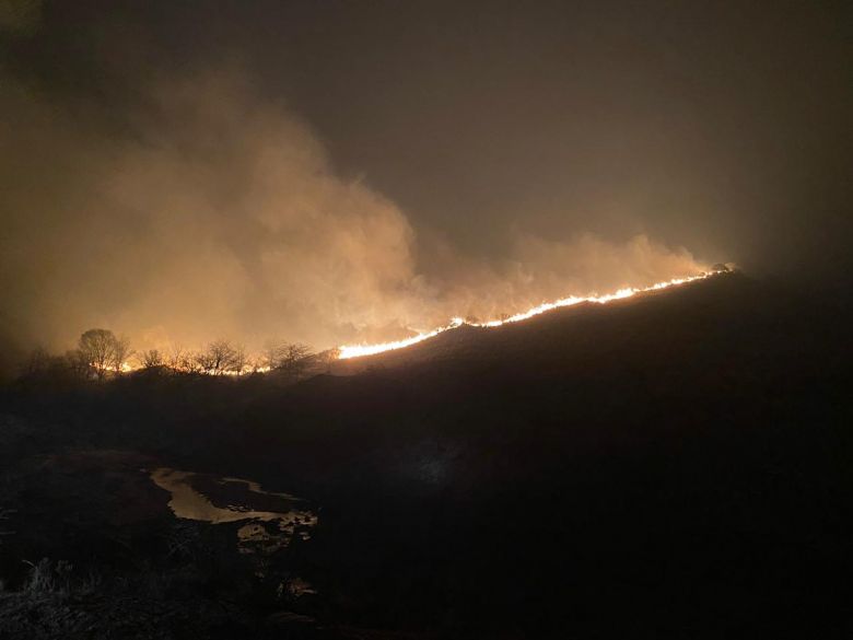 Alpa Corral espera la llegada de un nuevo frente de fuego que se inició en San Luis