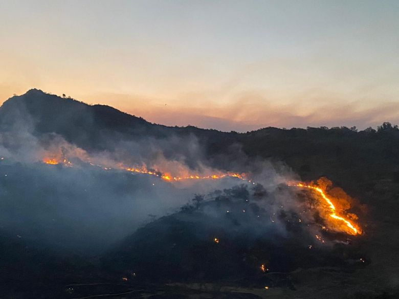 Alpa Corral espera la llegada de un nuevo frente de fuego que se inició en San Luis