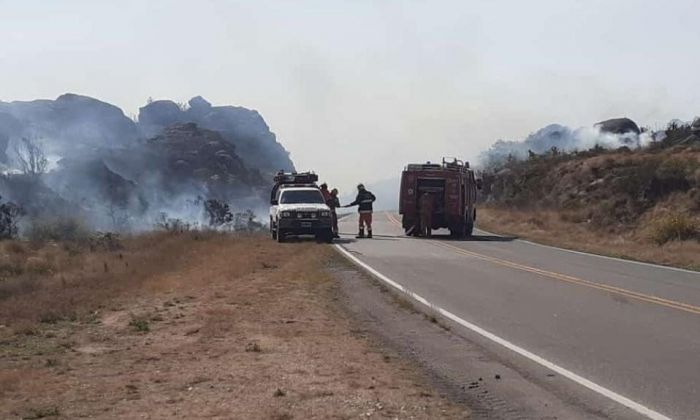 Hubo varios focos de incendio simultáneos en Achiras y sospechan posible intencionalidad