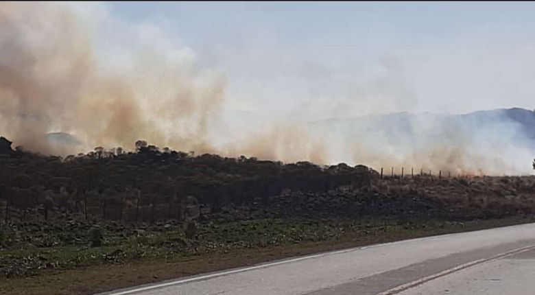 Hubo varios focos de incendio simultáneos en Achiras y sospechan posible intencionalidad