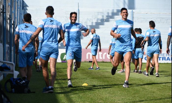 Estudiantes comienza con sus amistosos