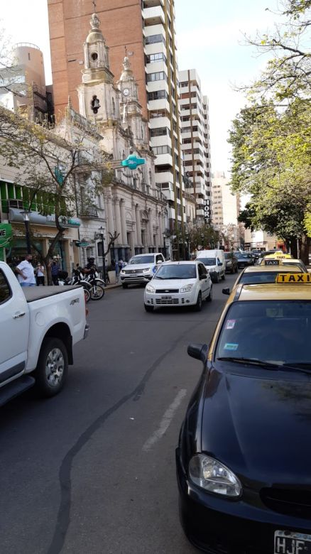 Ruidosa y numerosa protesta contra el gobierno