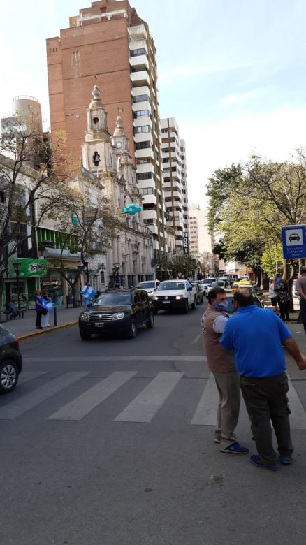 Ruidosa y numerosa protesta contra el gobierno