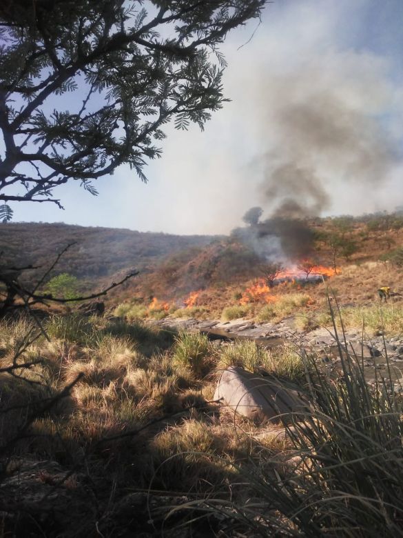 La intimidad de brigadistas y bomberos durante once días infernales: la organización y el ánimo, algunas de las claves