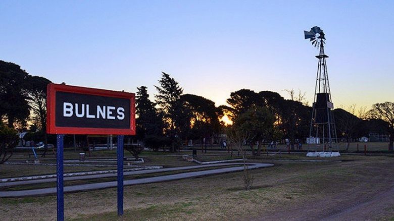 Bulnes: El canal central de desagües colapsó  y tres familias fueron evacuadas 