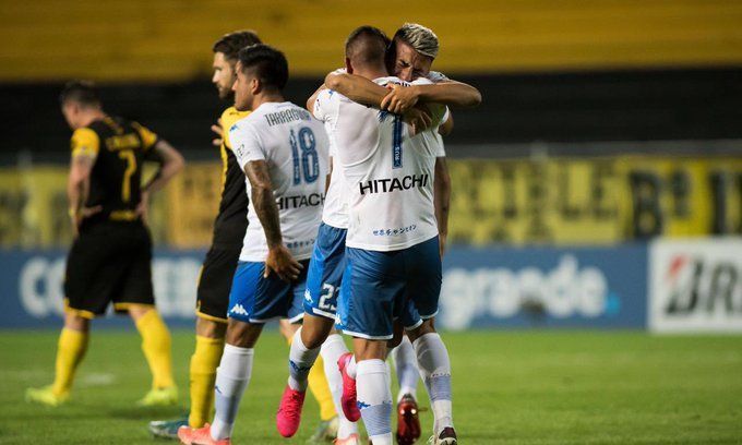 Vélez también está en octavos 