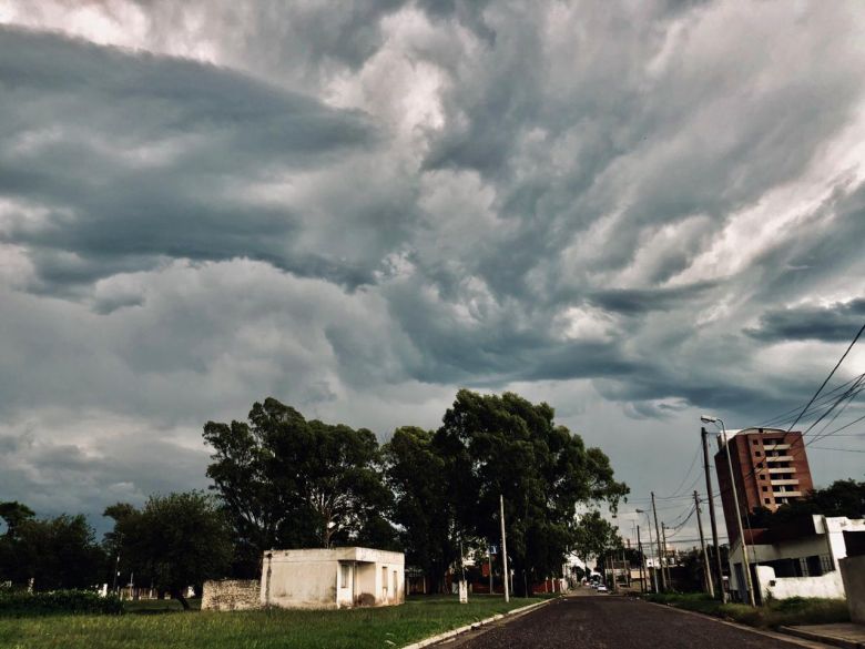 Viernes con leve inestabilidad y viento del noreste