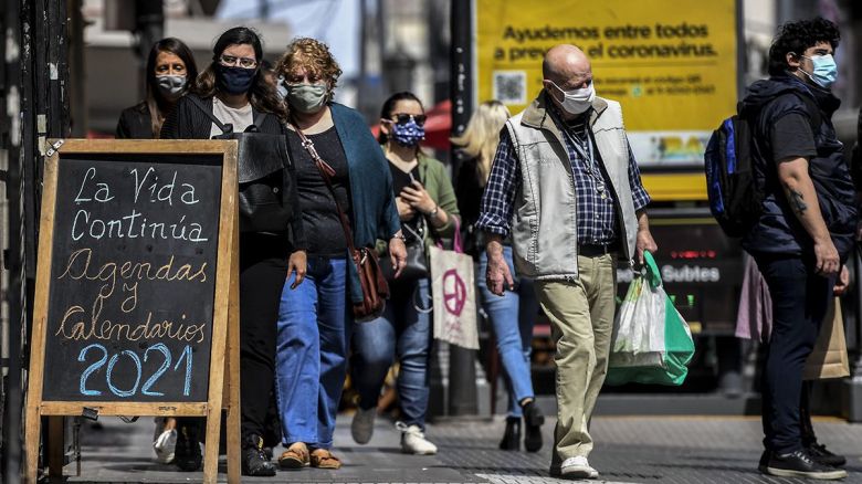 La OMS pidió "no cerrar los ojos ante el coronavirus pese al hartazgo"