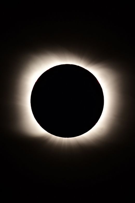 El eclipse solar brindó un espectáculo único en la Argentina y en Chile