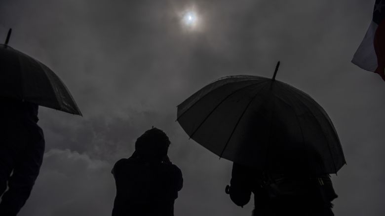 El eclipse solar brindó un espectáculo único en la Argentina y en Chile