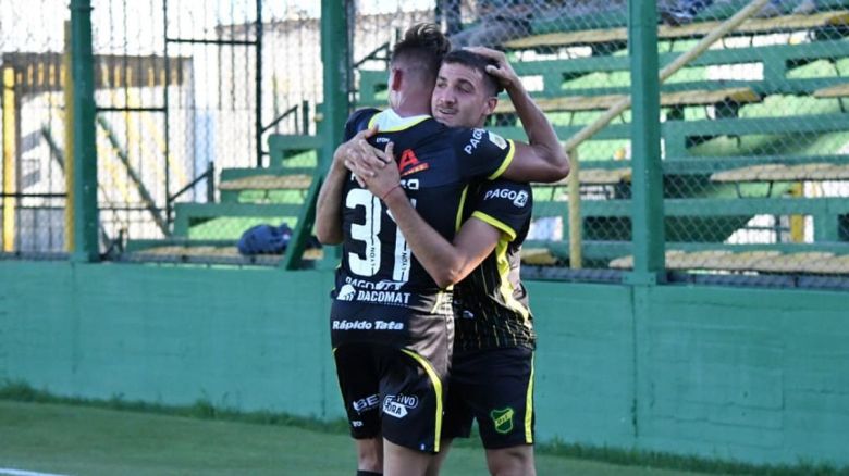 Defensa venció a Estudiantes pero no alcanzó