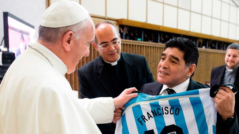 El papa Francisco recordó a Maradona: "Fue un poeta en la cancha"