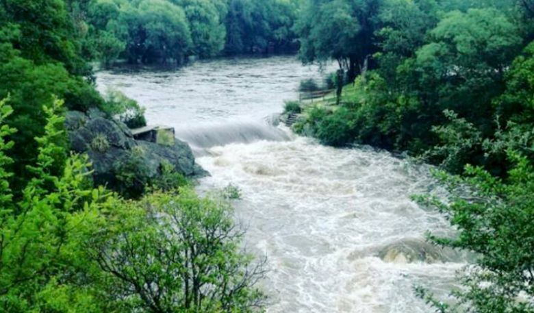 La lluvia provocó crecidas en promedio de un metro y medio en los ríos de las sierras del Sur