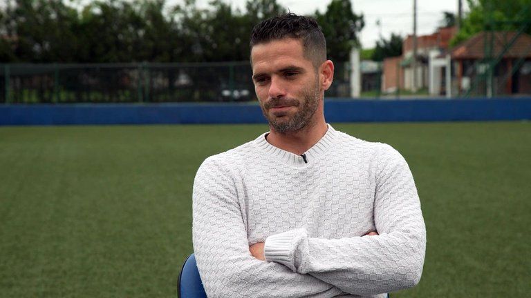 Fernando Gago con el buzo de técnico