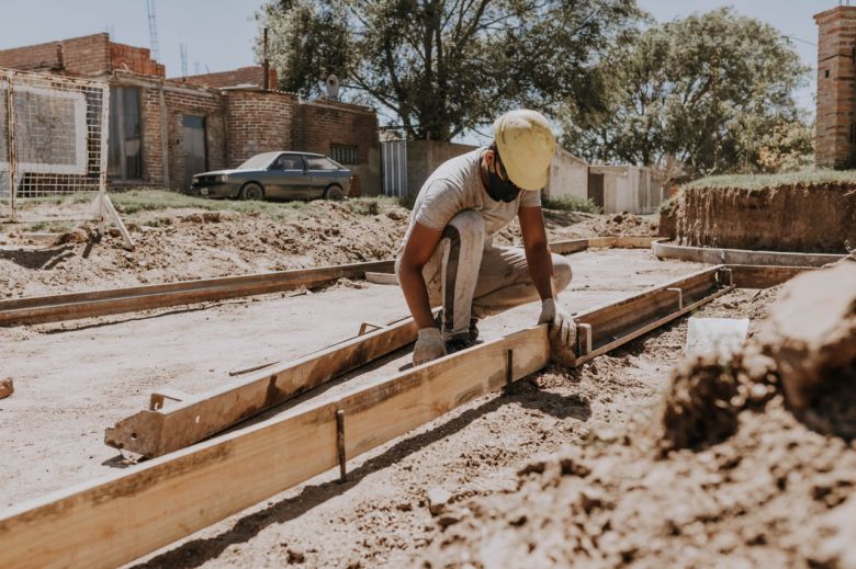 El Intendente recorrió obras de cordón cuneta