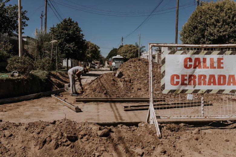 El Intendente recorrió obras de cordón cuneta