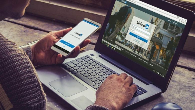 Alerta: cómo funcionan las estafas por ofertas de trabajo falsas en Linkedin