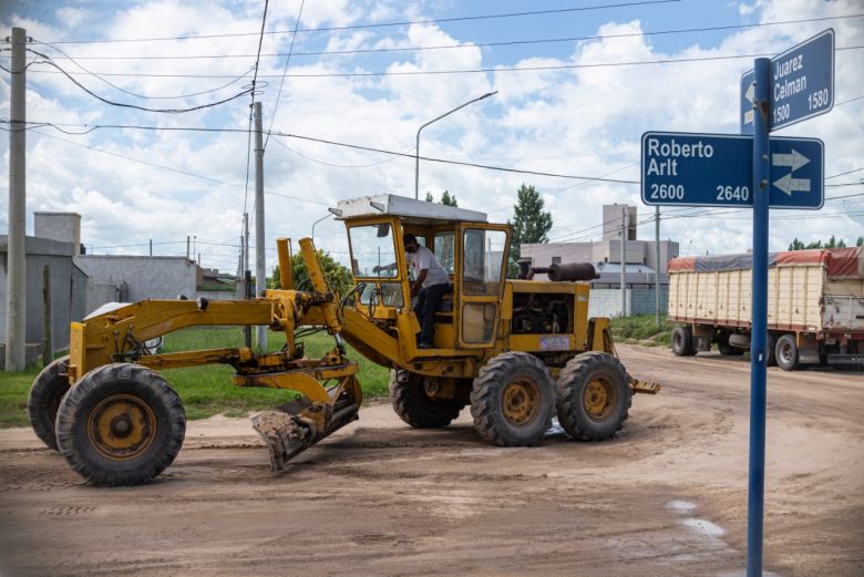 Continúan los trabajos de mantenimiento de calles de tierra