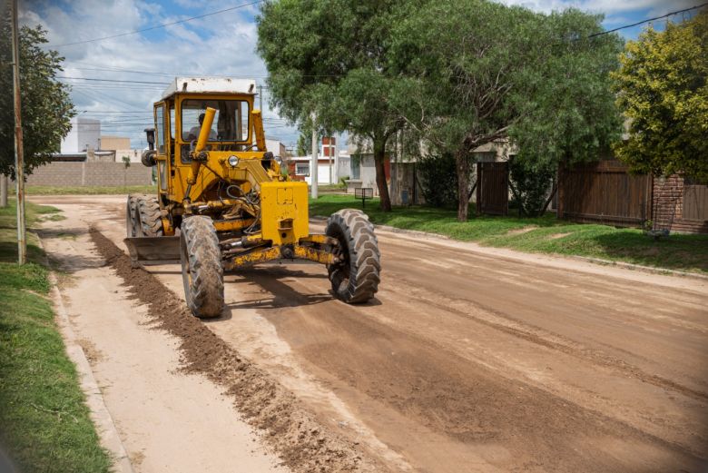 Continúan los trabajos de mantenimiento de calles de tierra