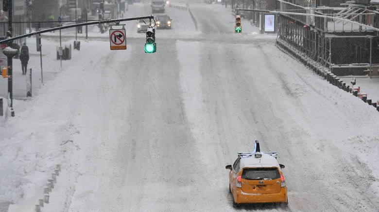 Al menos 20 muertos y millones sin electricidad por tormenta invernal en Estados Unidos