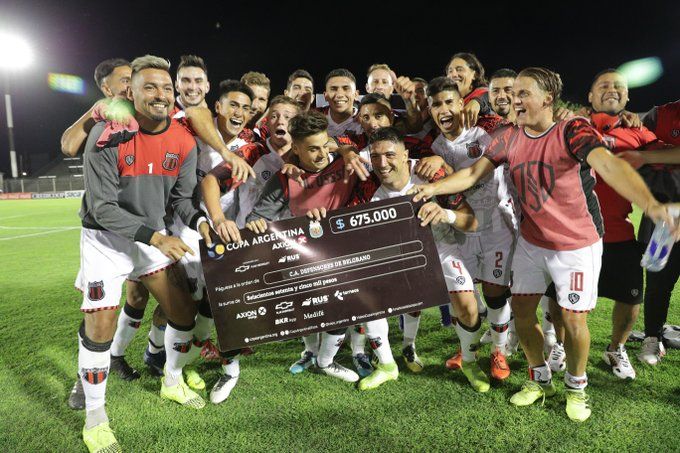 Defensores de Belgrano avanza en la Copa