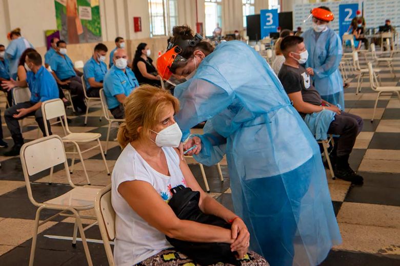 Durante el lunes se vacunaron 6.660 personas contra el Covid-19 en la provincia