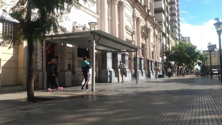 Colocan una protección para peatones al frente de la Iglesia Catedral