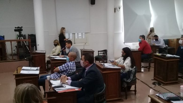 El oficialismo votó en soledad el aumento del boleto de transporte urbano