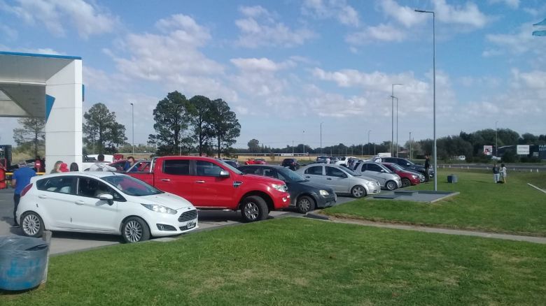 Intenso flujo vehicular en las rutas próximas a la ciudad