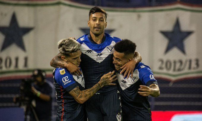 Colón y Vélez siguen como líderes en sus zonas